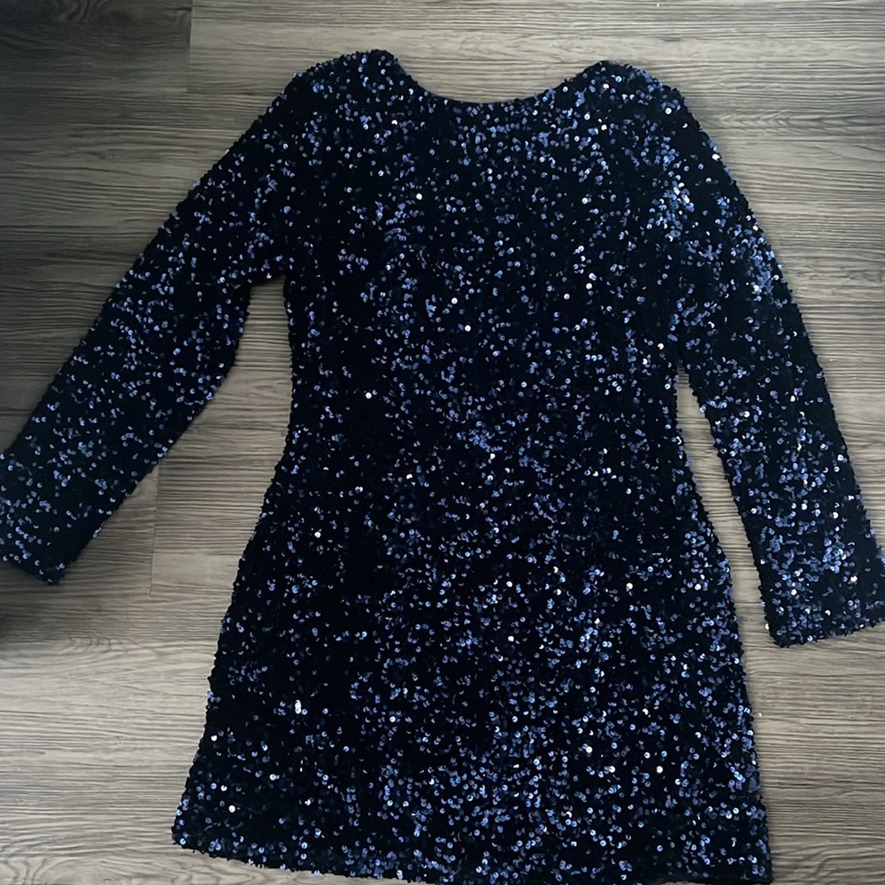 -never worn -new with tags - US M -From H&M - Picture 2 of 2